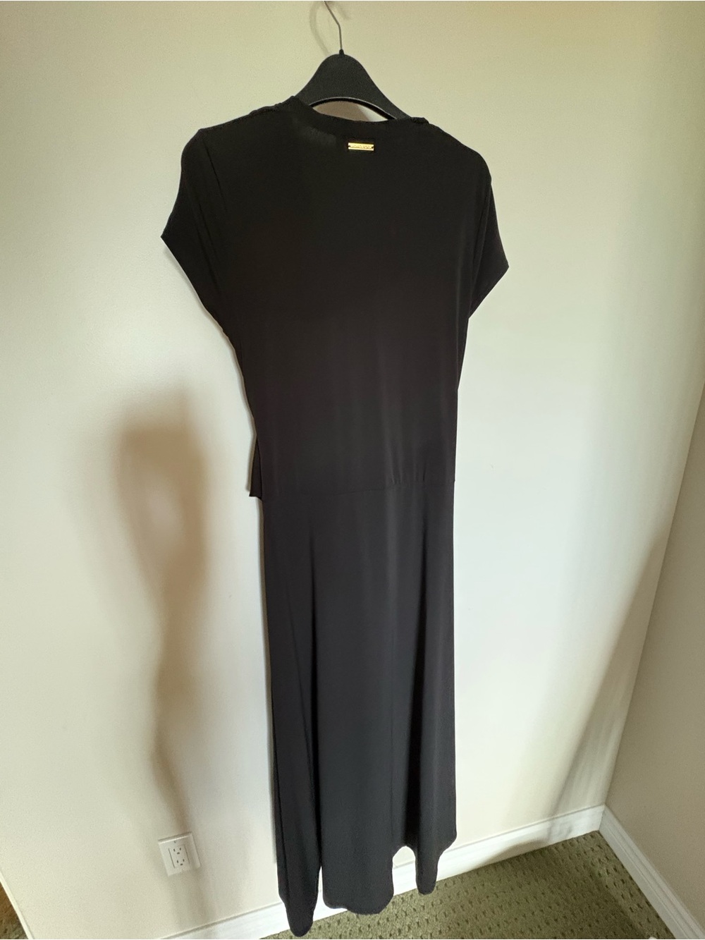 Michael Kors Classic Black V-Neck Women’s Dress size 6 - Picture 6 of 10